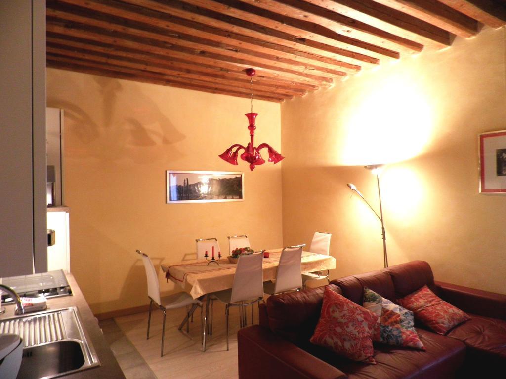 Ca' Delle Maschere Venice Room photo